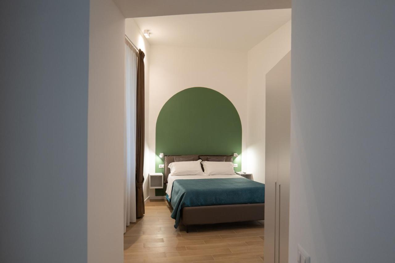Ferienwohnung Relais Palazzo Olimpia - Corso Vittorio Emanuele Salerno Exterior foto