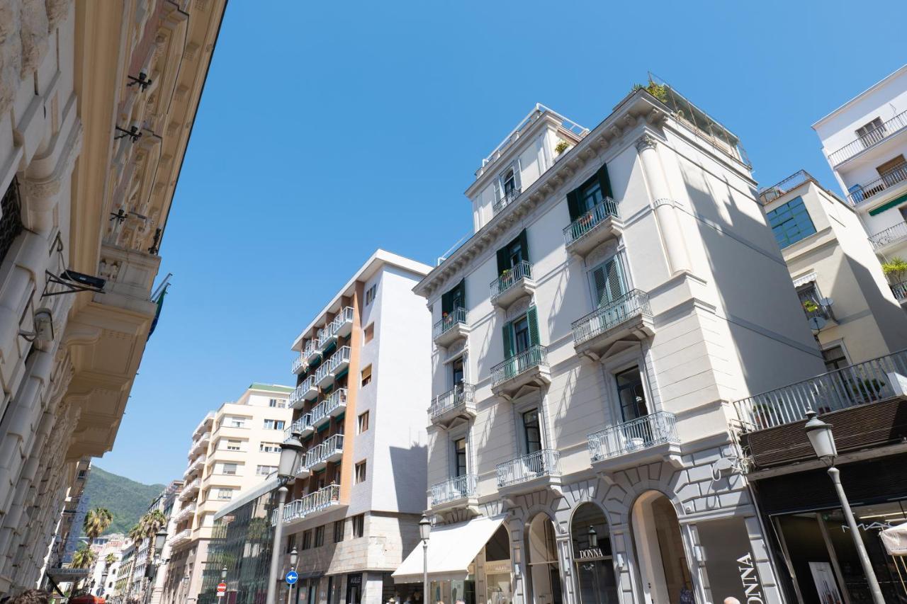 Ferienwohnung Relais Palazzo Olimpia - Corso Vittorio Emanuele Salerno Exterior foto